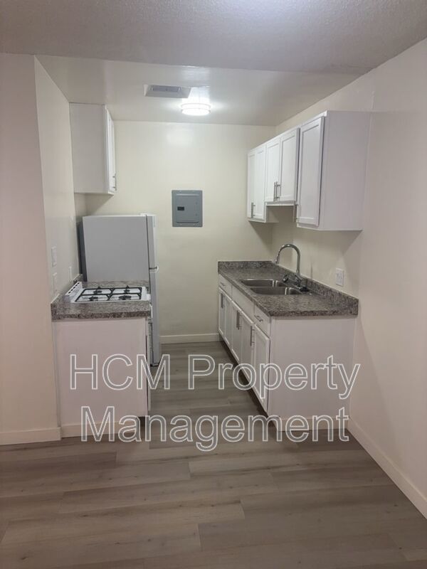 Welcome to 10300 National Blvd, a charming one-bedroom, one-bathroom apartment located in the heart of Los Angeles property image