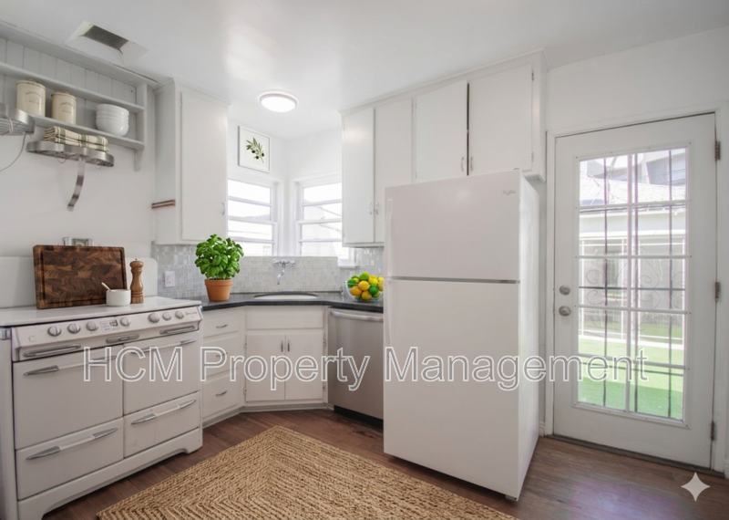 COMING SOON!  Welcome home to this beautiful Venice Beach bungalow featuring a spacious 2-bedroom, 1-bath + Converted Garage! property image