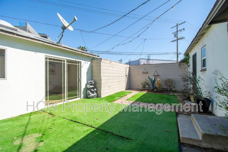 COMING SOON!  Welcome home to this beautiful Venice Beach bungalow featuring a spacious 2-bedroom, 1-bath + Converted Garage! property image