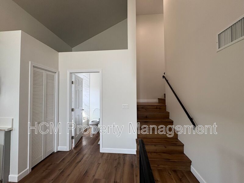 3 Bedroom- 2 Bathroom Townhome. Renovated! property image