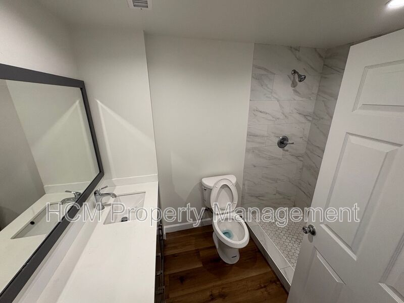 3 Bedroom- 2 Bathroom Townhome. Renovated! property image