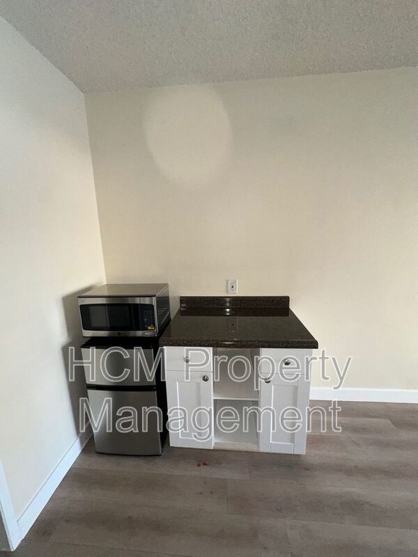 Perfect Bachelor Apartment in Sawtelle! property image