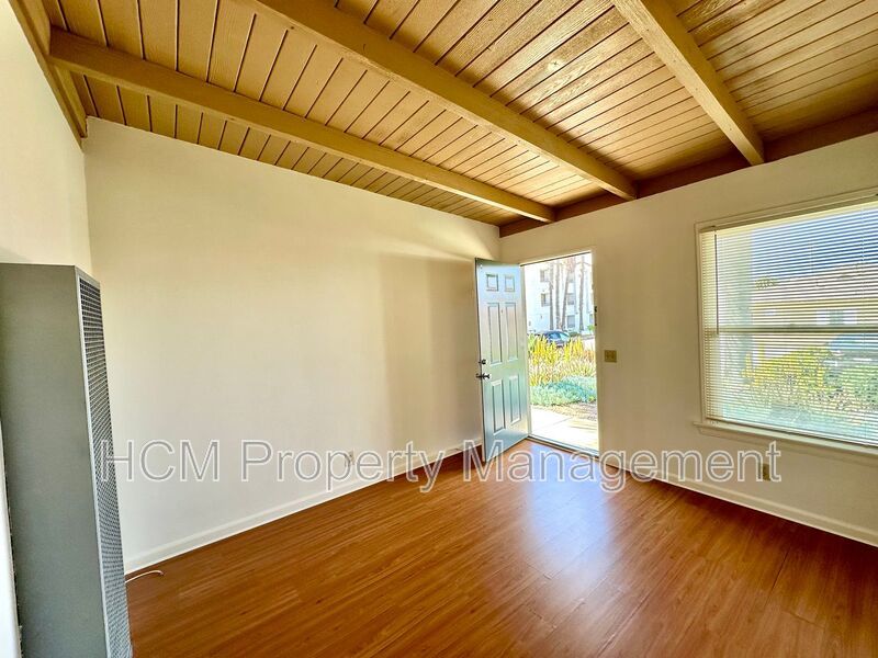 Charming 1 bedroom, Walking distance to Trestles beach in San Clemente! property image