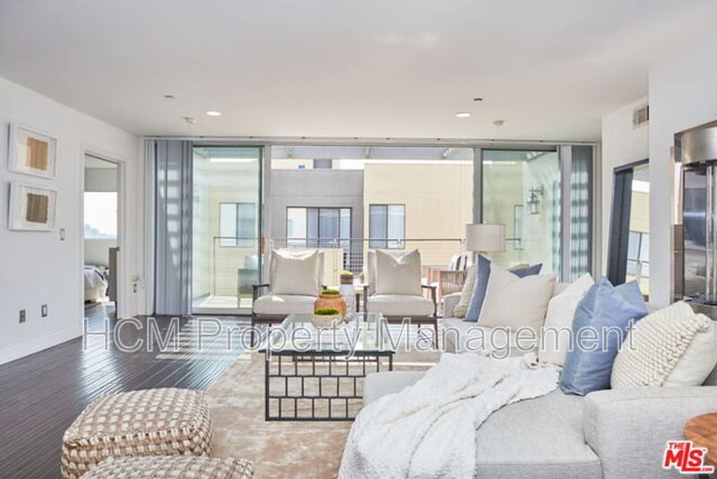 COMING SOON! MODERN AND HUGE 2BED + 2BATH, 7 BLOCKS TO THE COAST! property image