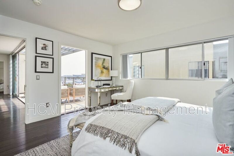 COMING SOON! MODERN AND HUGE 2BED + 2BATH, 7 BLOCKS TO THE COAST! property image