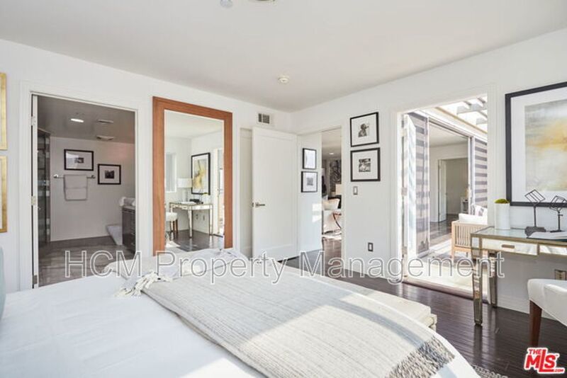 COMING SOON! MODERN AND HUGE 2BED + 2BATH, 7 BLOCKS TO THE COAST! property image