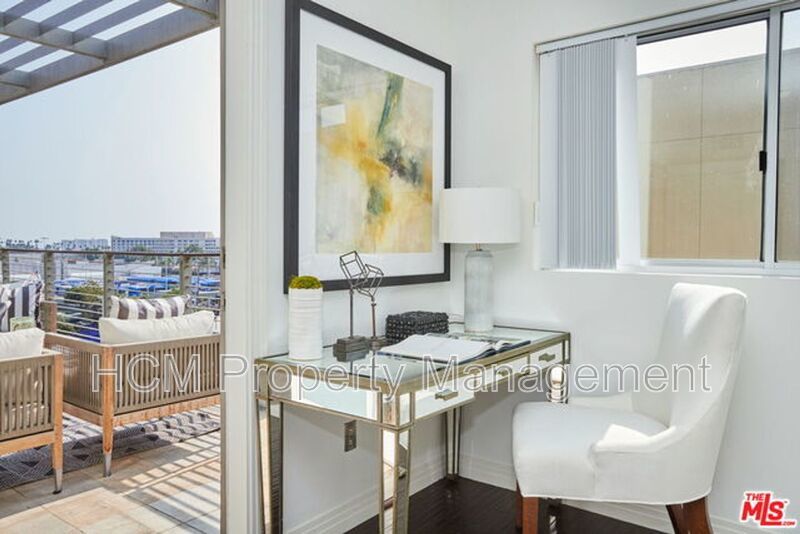 COMING SOON! MODERN AND HUGE 2BED + 2BATH, 7 BLOCKS TO THE COAST! property image