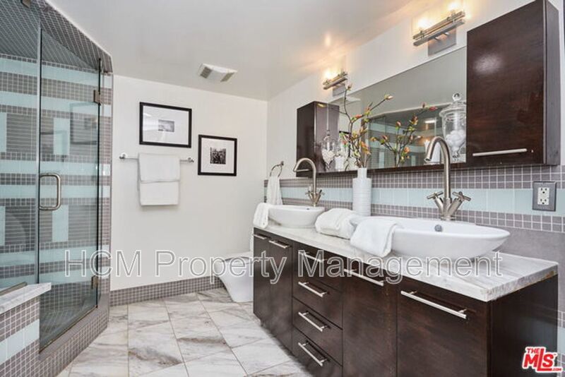 COMING SOON! MODERN AND HUGE 2BED + 2BATH, 7 BLOCKS TO THE COAST! property image