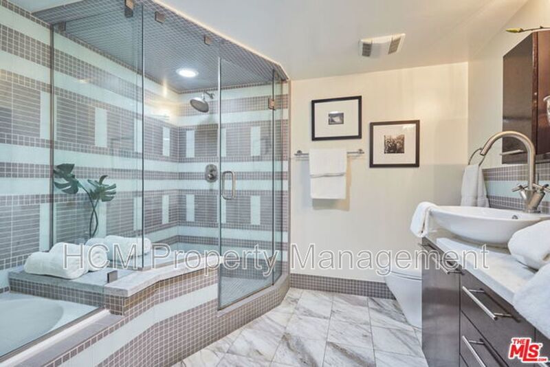 COMING SOON! MODERN AND HUGE 2BED + 2BATH, 7 BLOCKS TO THE COAST! property image