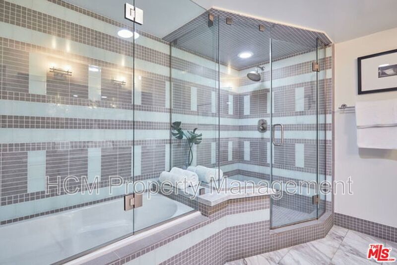 COMING SOON! MODERN AND HUGE 2BED + 2BATH, 7 BLOCKS TO THE COAST! property image