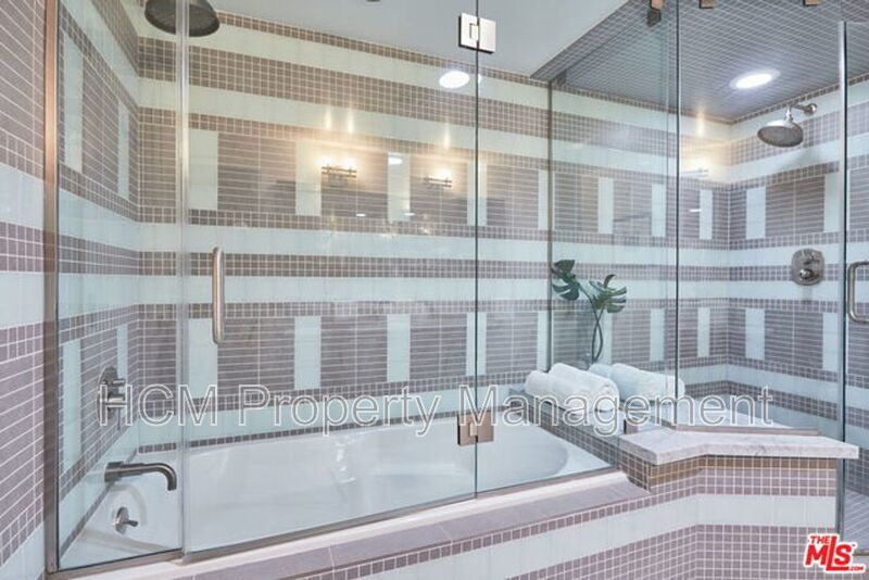 COMING SOON! MODERN AND HUGE 2BED + 2BATH, 7 BLOCKS TO THE COAST! property image