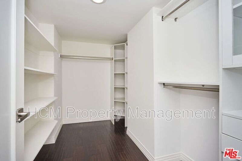 COMING SOON! MODERN AND HUGE 2BED + 2BATH, 7 BLOCKS TO THE COAST! property image