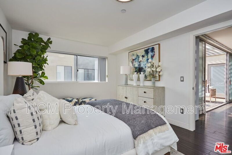 COMING SOON! MODERN AND HUGE 2BED + 2BATH, 7 BLOCKS TO THE COAST! property image