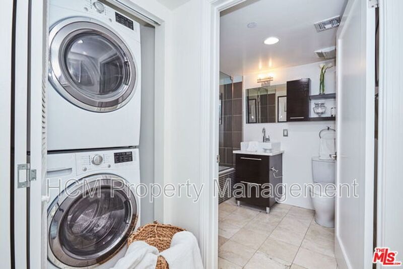 COMING SOON! MODERN AND HUGE 2BED + 2BATH, 7 BLOCKS TO THE COAST! property image