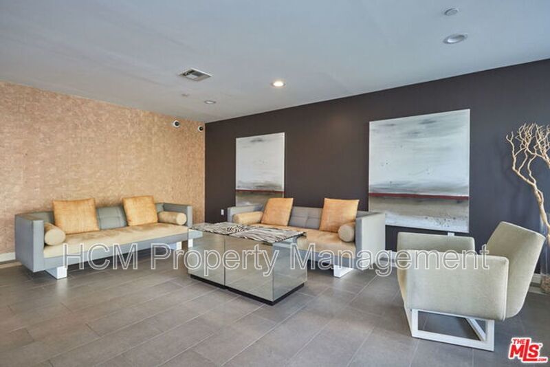 COMING SOON! MODERN AND HUGE 2BED + 2BATH, 7 BLOCKS TO THE COAST! property image