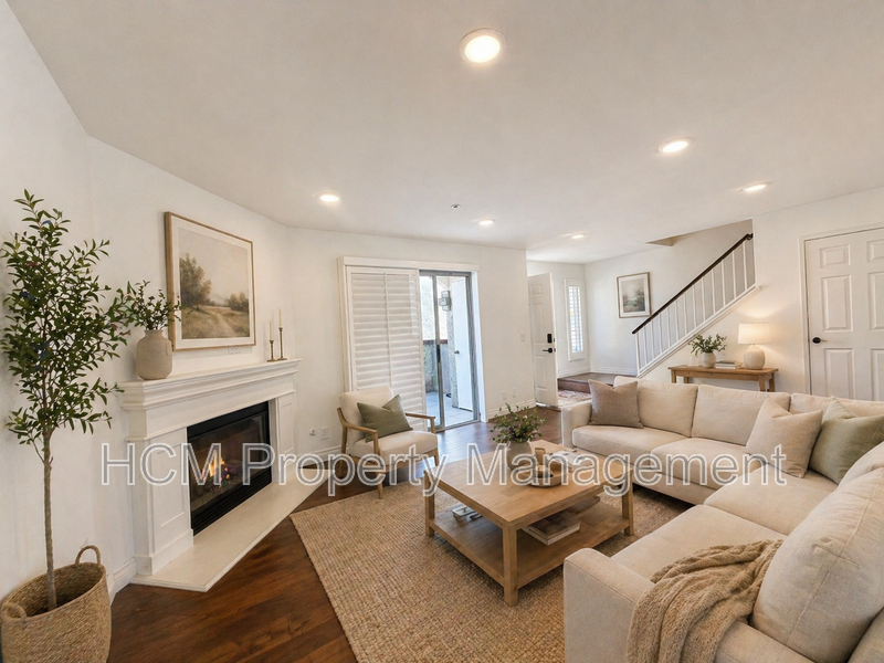 Charming 2 bedroom, 2.5 bathroom condo within walking distance to Downtown Brea property image