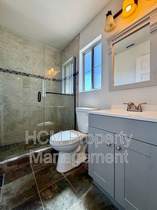 Charming 2 bedroom, 2.5 bathroom condo within walking distance to Downtown Brea property image