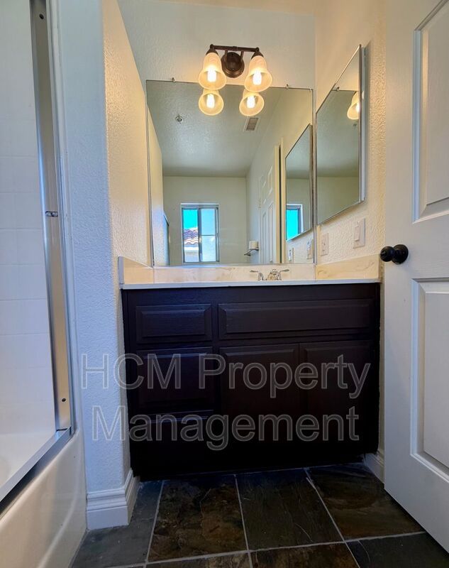 Charming 2 bedroom, 2.5 bathroom condo within walking distance to Downtown Brea property image