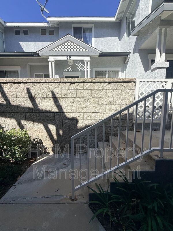 22 Carlsbad Ln Stylish Aliso Viejo Townhome property image
