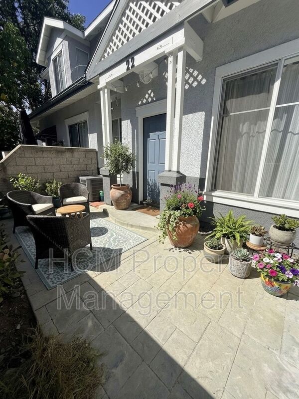 22 Carlsbad Ln Stylish Aliso Viejo Townhome property image