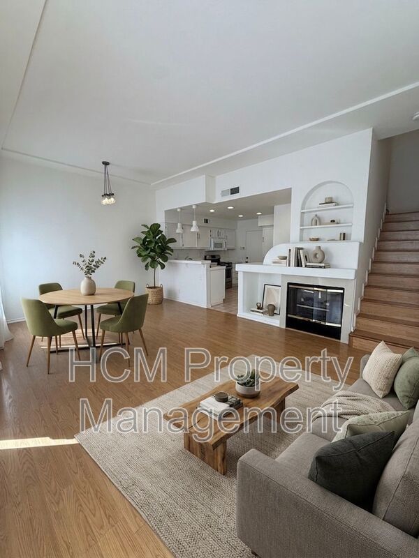 22 Carlsbad Ln Stylish Aliso Viejo Townhome property image