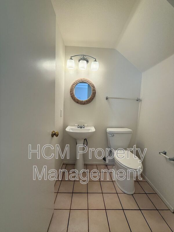 22 Carlsbad Ln Stylish Aliso Viejo Townhome property image