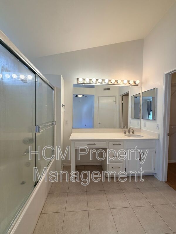 22 Carlsbad Ln Stylish Aliso Viejo Townhome property image