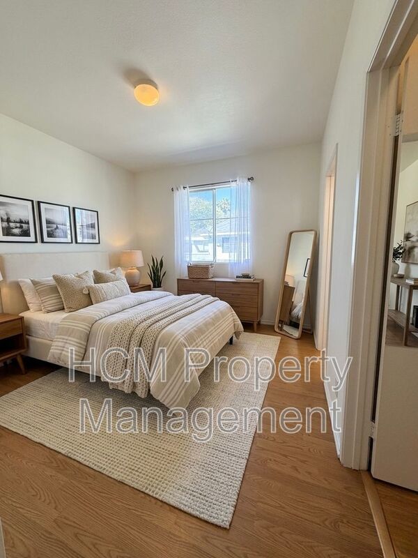 22 Carlsbad Ln Stylish Aliso Viejo Townhome property image