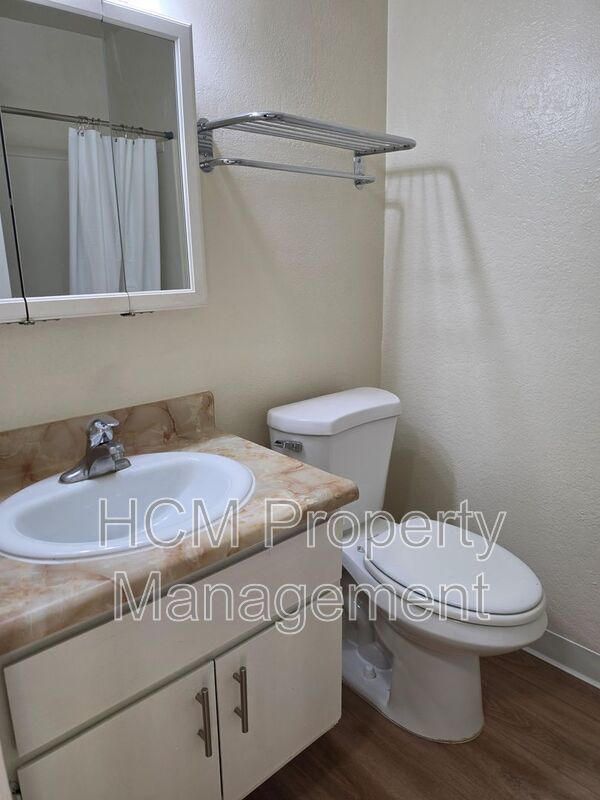 Updated Studio Apartment in Prime Location! property image
