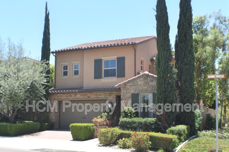 Spacious Beautiful 4 bedroom 3 bath Former Model Home in Desirable Woodbury Irvine Community! property image