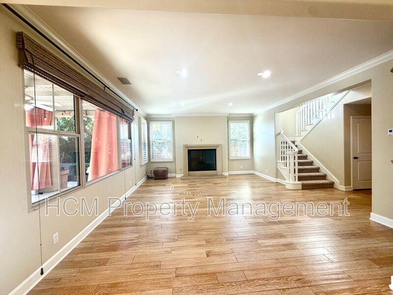 Spacious Beautiful 4 bedroom 3 bath Former Model Home in Desirable Woodbury Irvine Community! property image