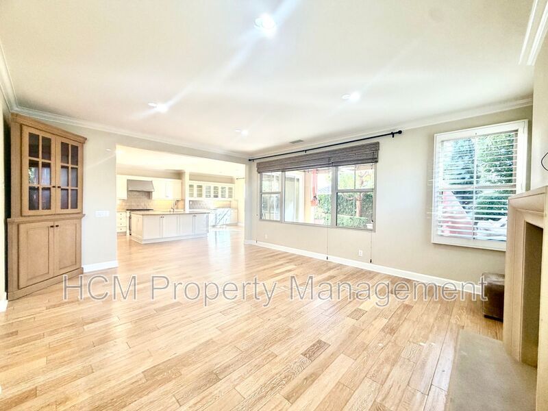 Spacious Beautiful 4 bedroom 3 bath Former Model Home in Desirable Woodbury Irvine Community! property image