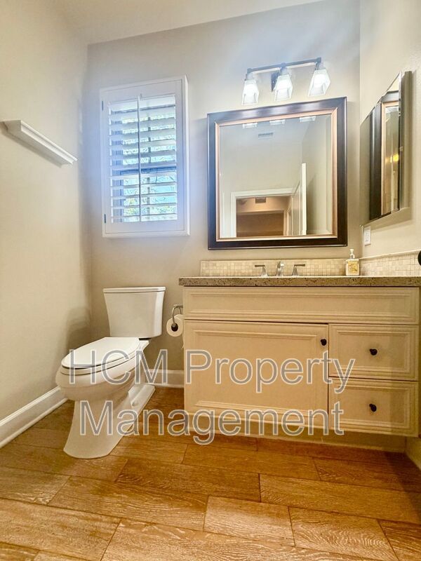 Spacious Beautiful 4 bedroom 3 bath Former Model Home in Desirable Woodbury Irvine Community! property image