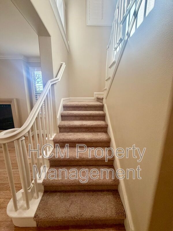 Spacious Beautiful 4 bedroom 3 bath Former Model Home in Desirable Woodbury Irvine Community! property image