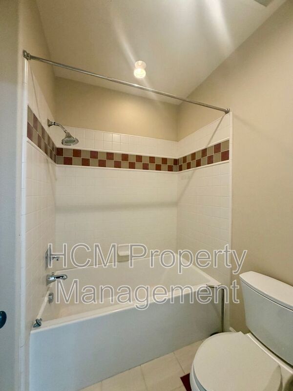 Spacious Beautiful 4 bedroom 3 bath Former Model Home in Desirable Woodbury Irvine Community! property image