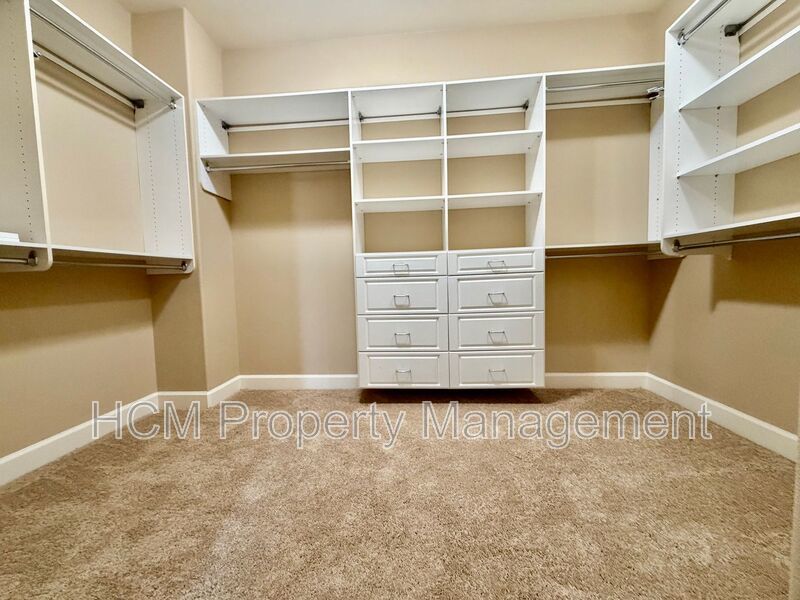 Spacious Beautiful 4 bedroom 3 bath Former Model Home in Desirable Woodbury Irvine Community! property image