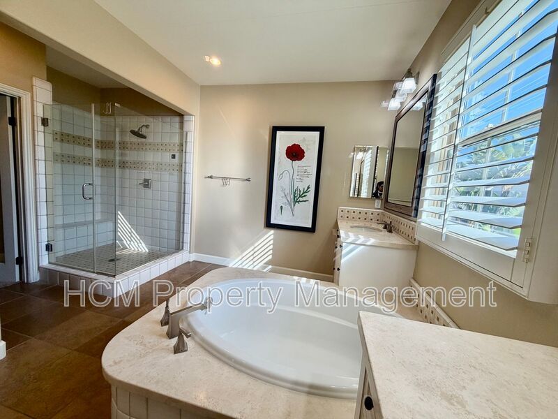Spacious Beautiful 4 bedroom 3 bath Former Model Home in Desirable Woodbury Irvine Community! property image