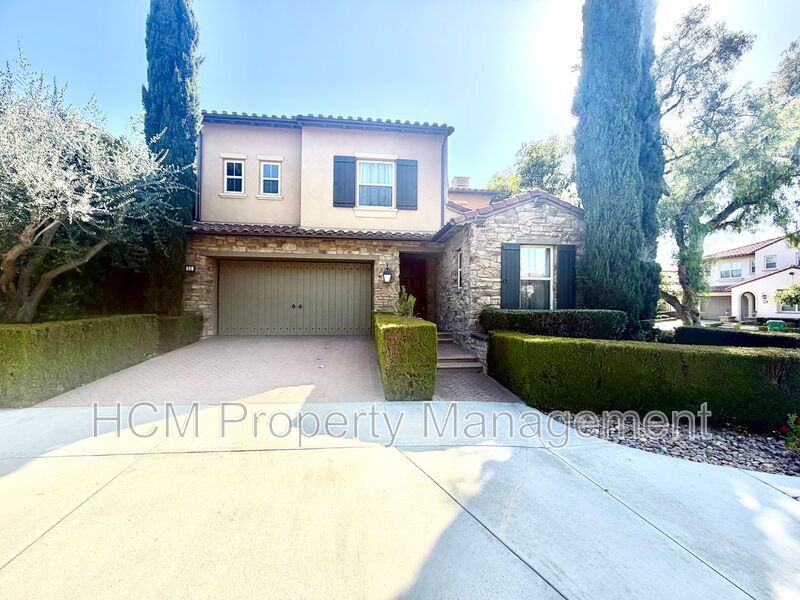 Spacious Beautiful 4 bedroom 3 bath Former Model Home in Desirable Woodbury Irvine Community! property image