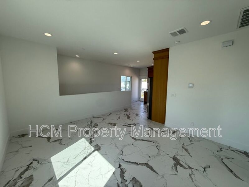 Beautiful 2 Bedroom, 2 Bath Unit in Westminster property image