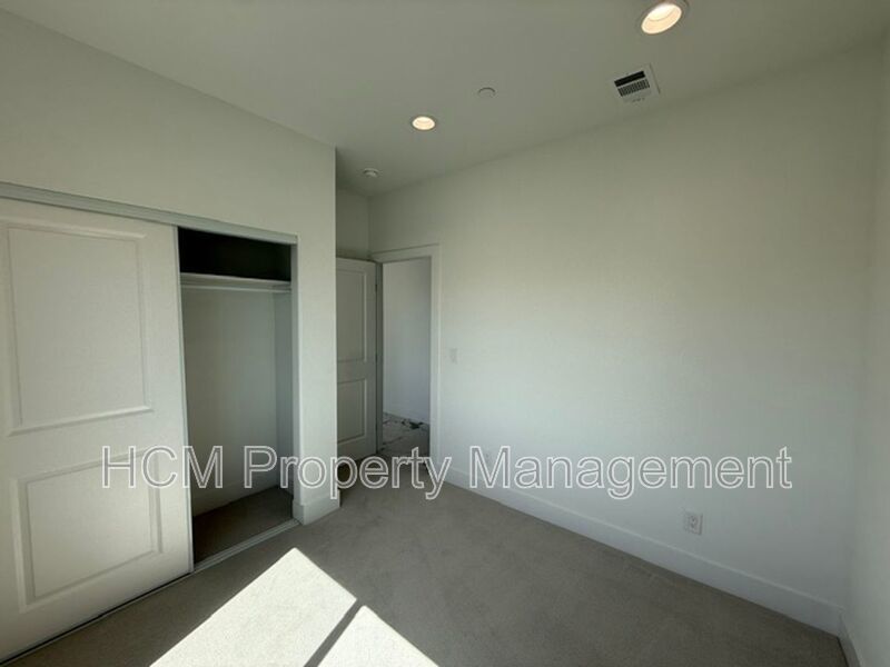Beautiful 2 Bedroom, 2 Bath Unit in Westminster property image