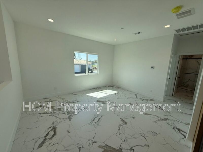 Beautiful 2 Bedroom, 2 Bath Unit in Westminster property image