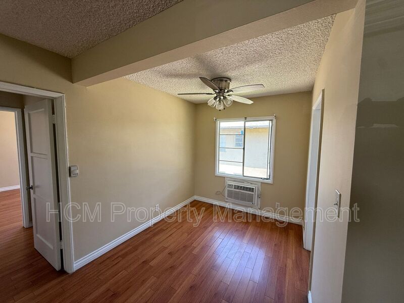 1133 Spazier Ave presents a bright upper corner 2-bedroom, 1-bath apt in Glendale property image