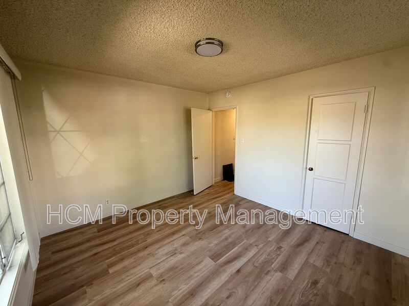1133 Spazier Ave presents a large corner 1-bedroom, 1-bath apt in Glendale property image