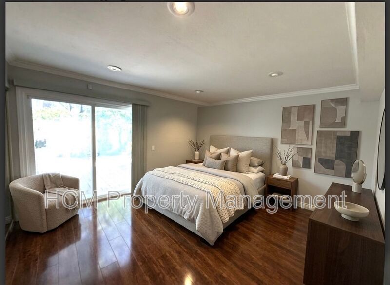 Welcome to Your Expansive Retreat in the Heart of South Coast Metro! property image
