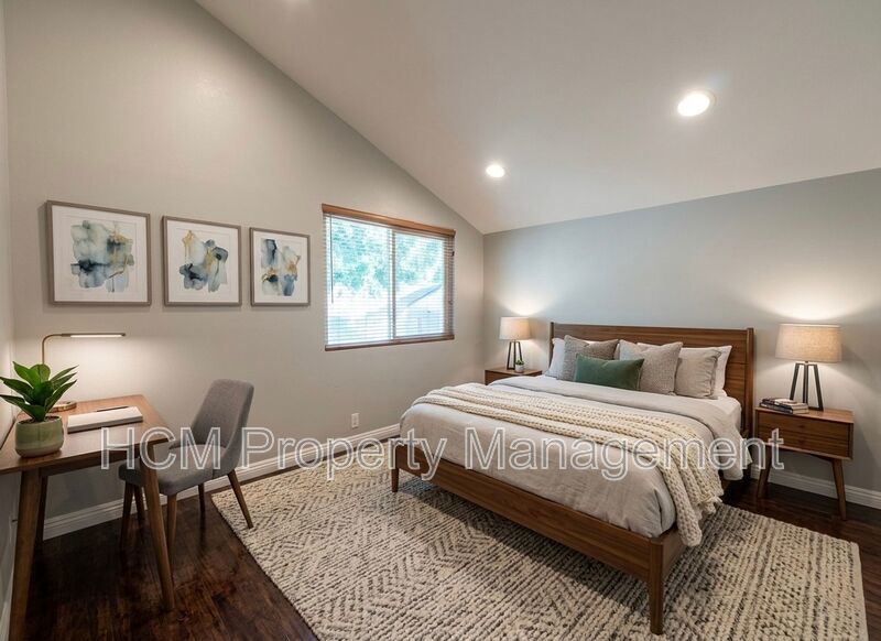 Welcome to Your Expansive Retreat in the Heart of South Coast Metro! property image