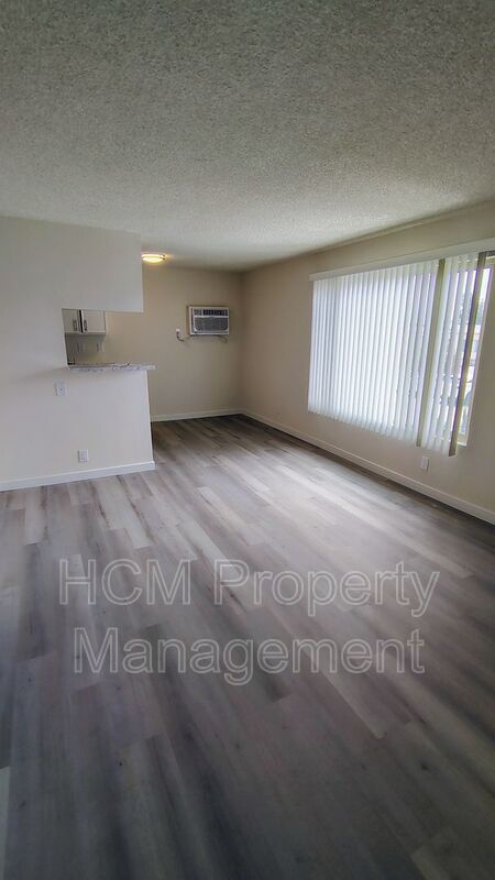Welcome to 11434 Calvert, a charming 1-bed, 1-bath apartment nestled in the heart of N. Hollywood property image