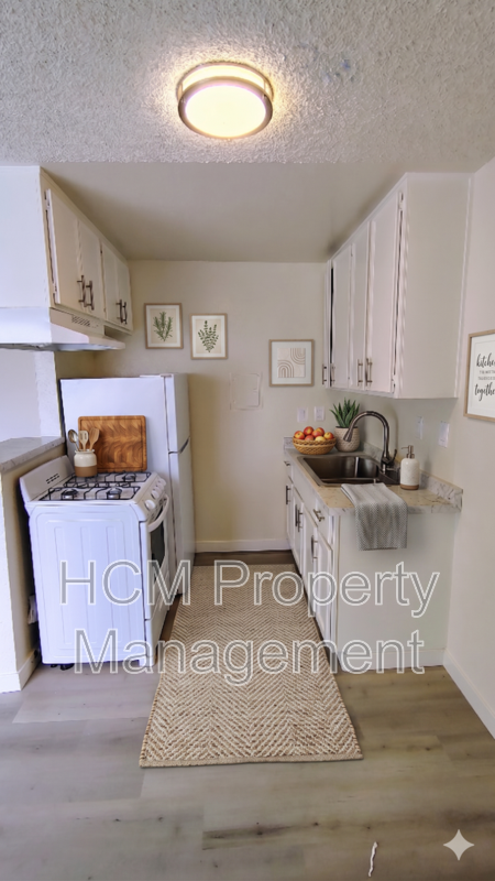 Welcome to 11434 Calvert, a charming 1-bed, 1-bath apartment nestled in the heart of N. Hollywood property image