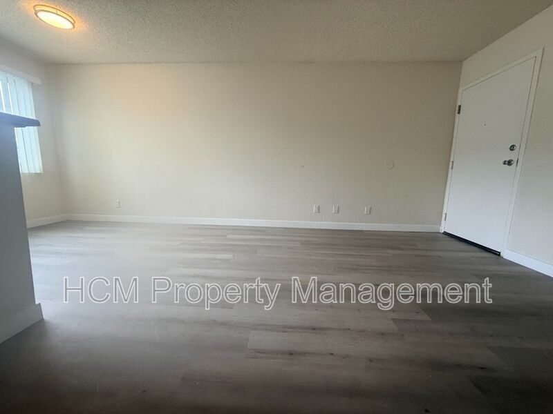Spacious Studio! Spring Move in Special! $500.00 Off One Month's rent. property image