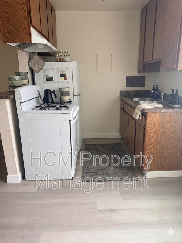Remodeled One Bedroom Apartment Featuring! Spring Move In Special! $500.00 off one month's rent. property image