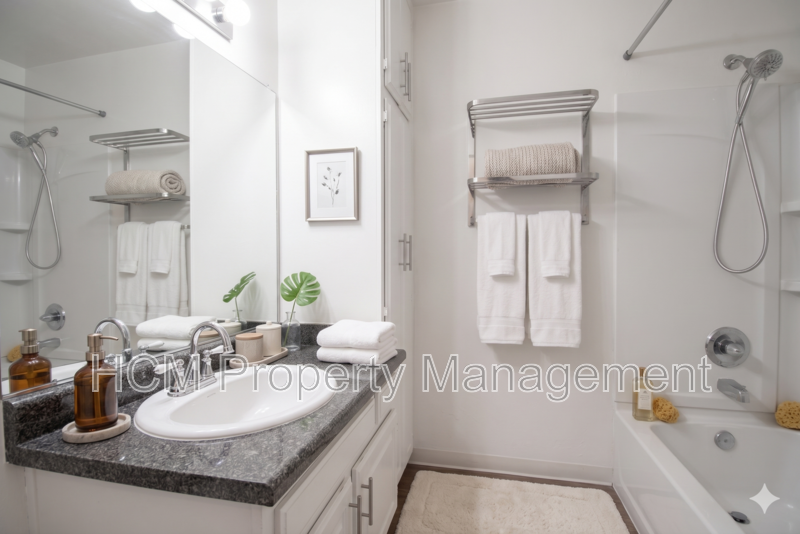 Steps from the Beach — Bright & Stylish 1BR in Santa Monica property image